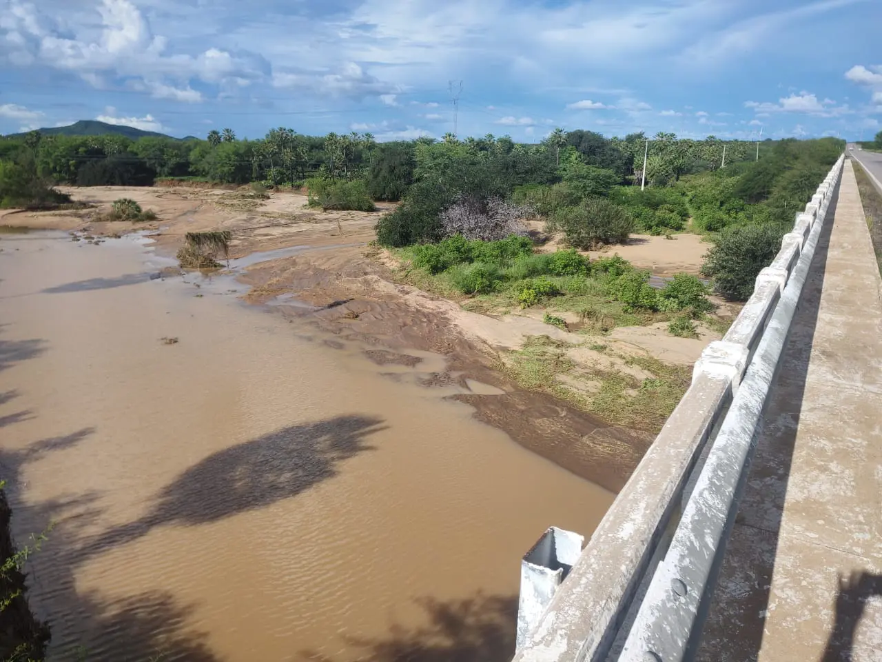 Caern identifica vazamento Adutora Sertão Central, trecho na BR-304
