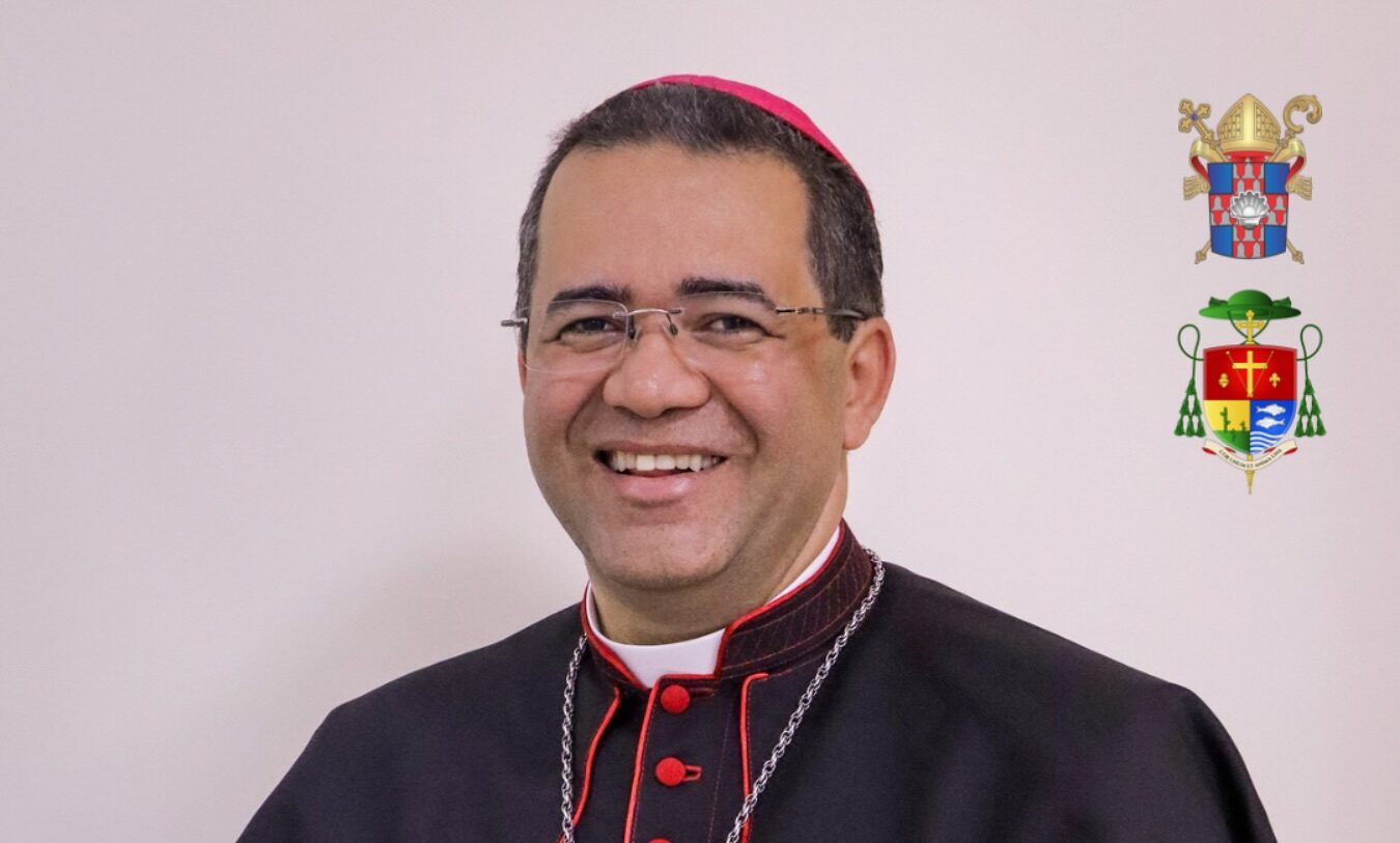 Foto oficial de Monsenhor Antônio Ranis, novo bispo de Caicó, é divulgada