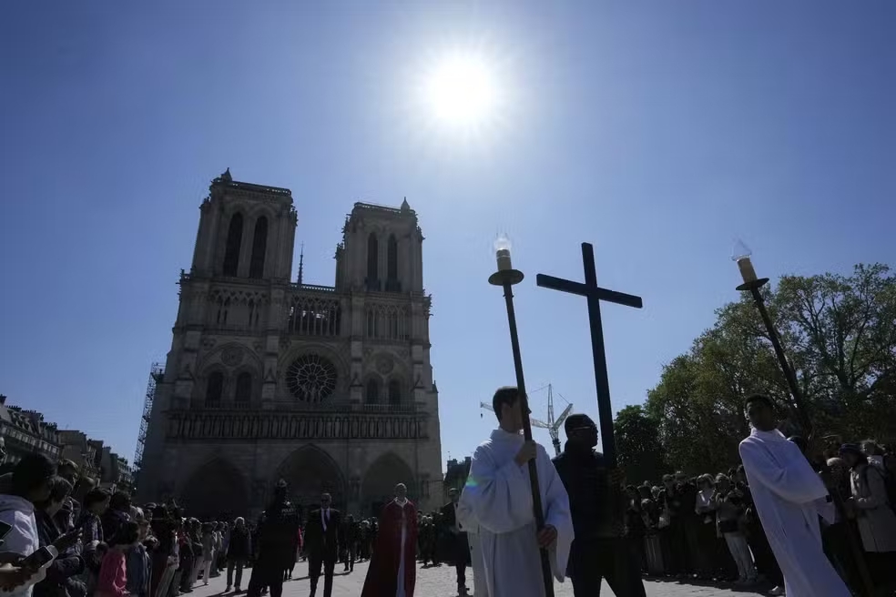 Ameaça de ataque durante a Páscoa mobiliza autoridades na Catedral de Notre-Dame