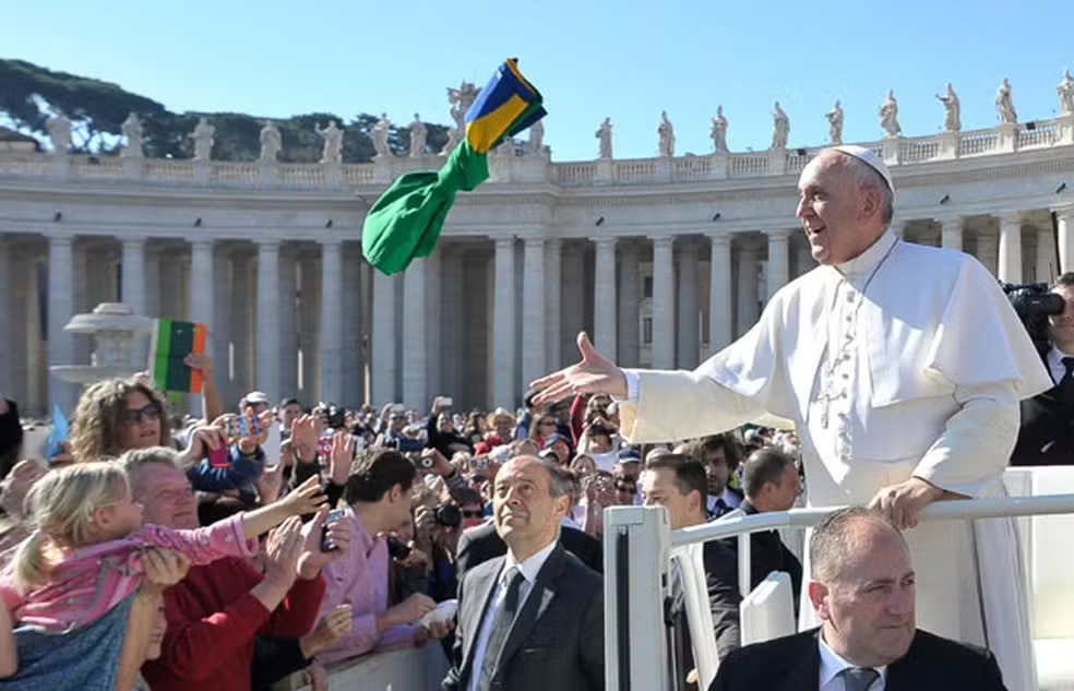 O legado de Francisco: reformas, enfrentamento dos abusos e inclusão na Igreja