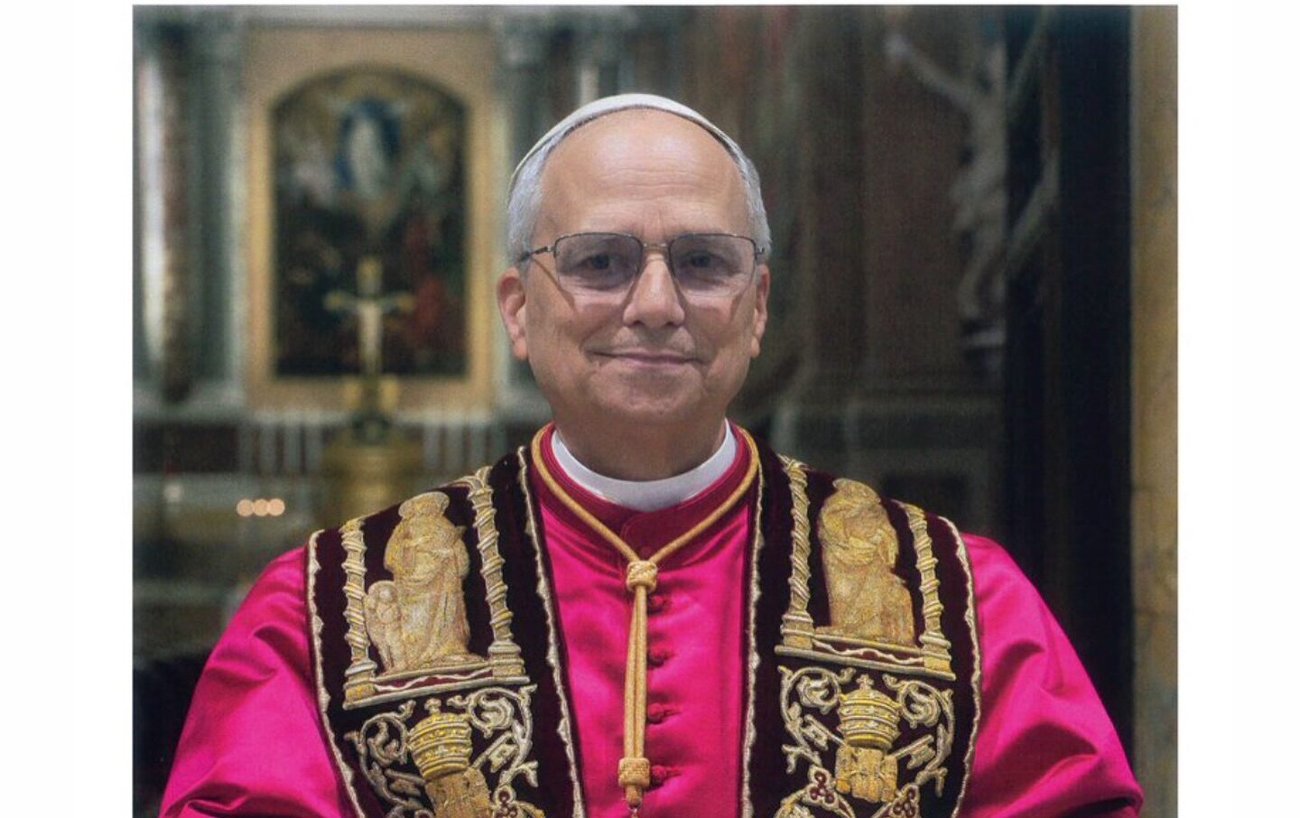 Leão XIV: Vaticano divulga foto, assinatura e brasão oficiais do papa Leão XIV