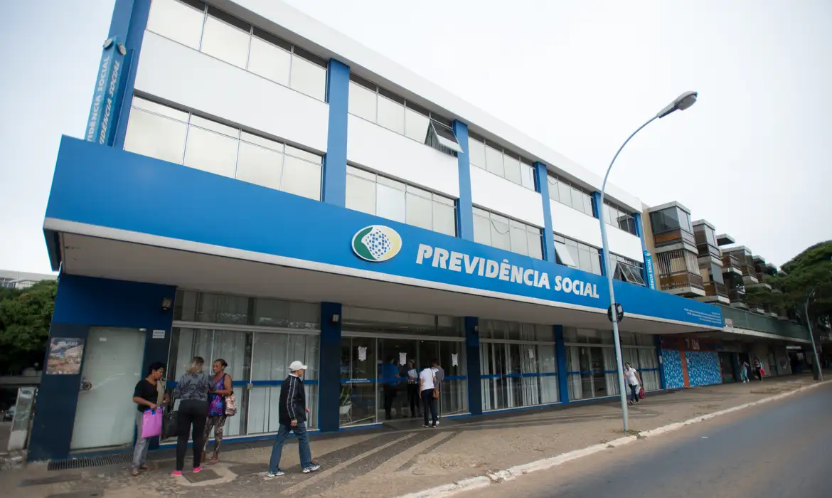 Mais de 1,7 milhão de aposentados do INSS pedem reembolso por descontos não autorizados Mais de 1,7 milhão de aposentados do INSS pedem reembolso por descontos não autorizados