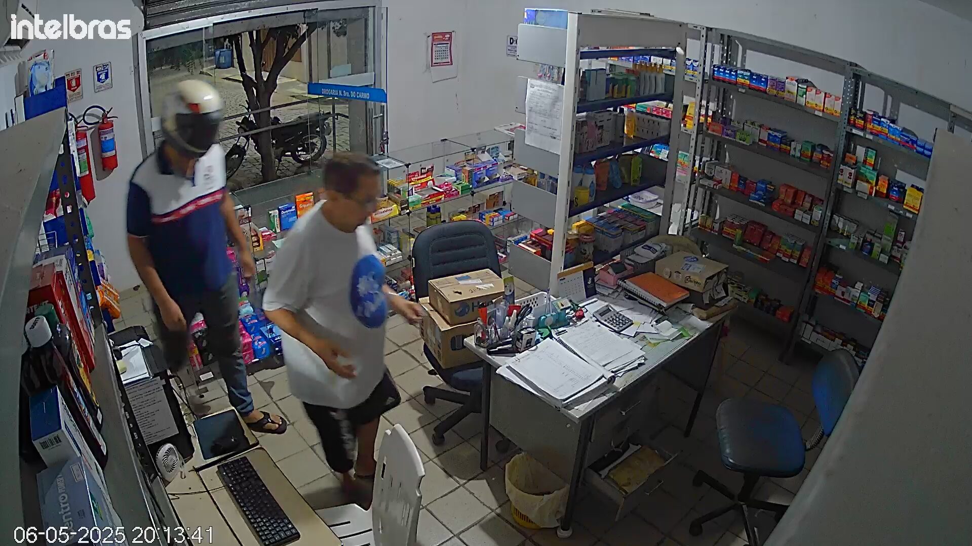 Casal assalta farmácia em São José do Seridó na noite desta terça-feira (6)