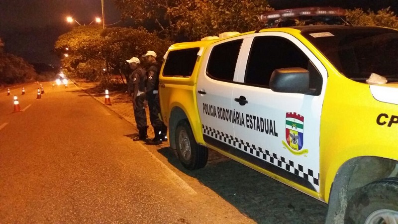 CPRE flagra adolescentes pilotando motos sem habilitação na RN-315, em Vera Cruz