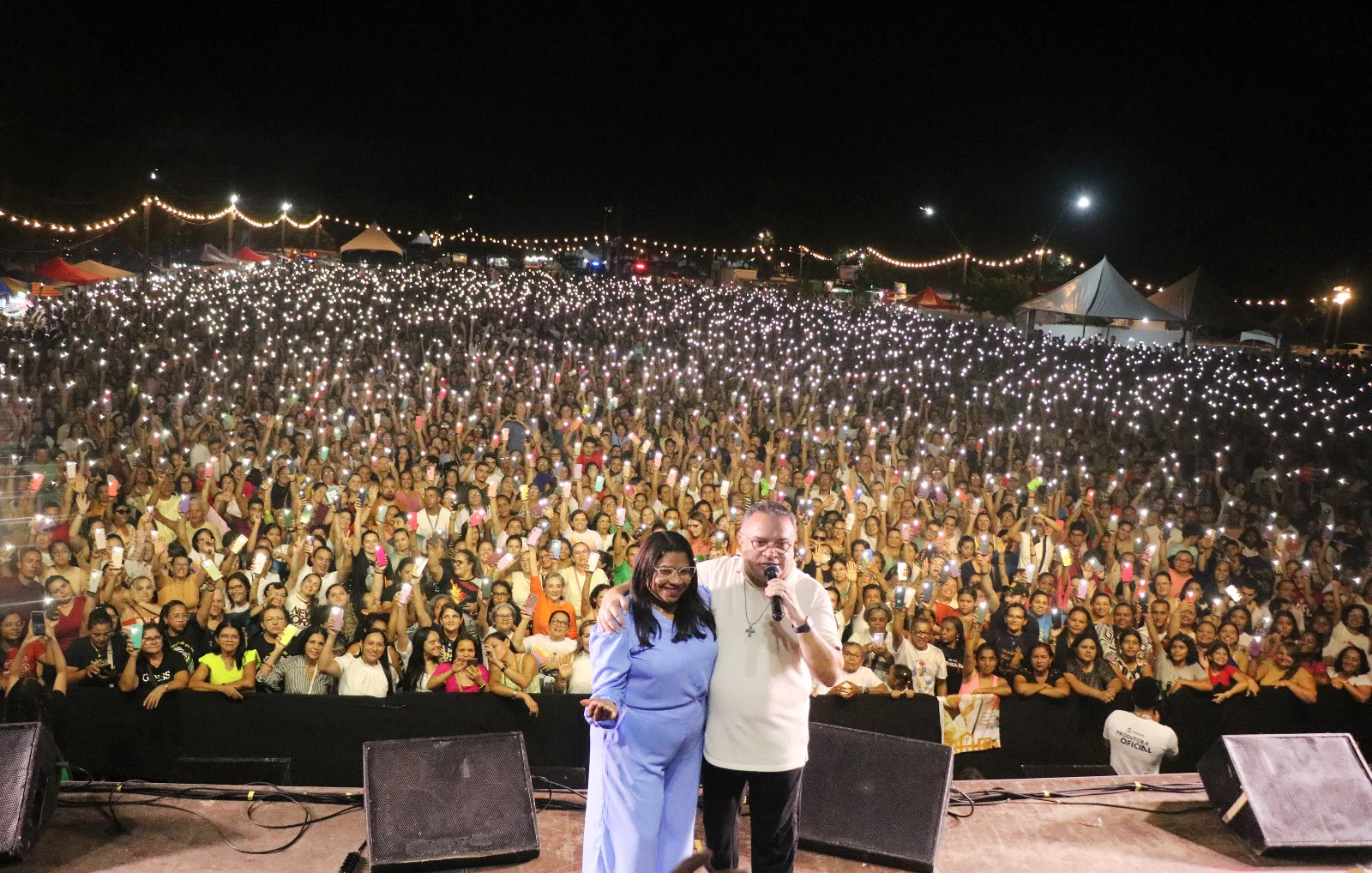 Multidão celebra Festa da Padroeira de Parnamirim com show de padre Fábio de Melo e homenagem ao padre Murilo