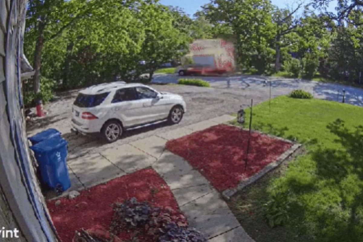 Video flagra explosão de caminhão com gás propano em Chicago