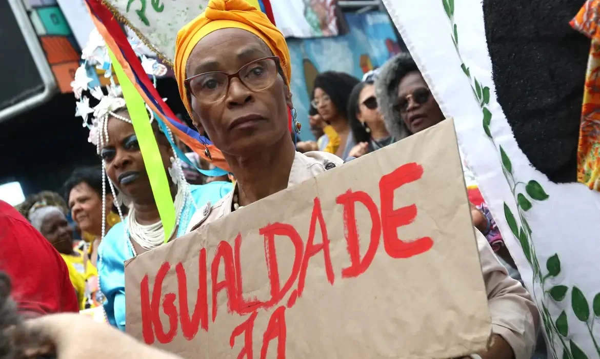 Estudo revela que 84% da população preta no Brasil já sofreu discriminação racial