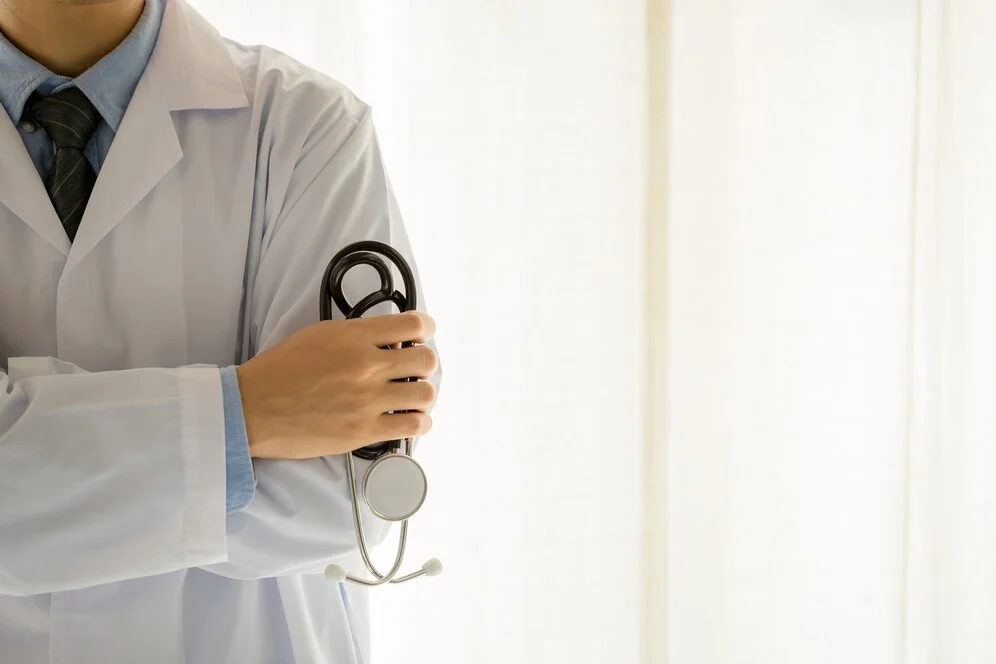 Ministério da Saúde abre 3.174 vagas para médicos em regiões vulneráveis pelo novo edital do programa Mais Médicos