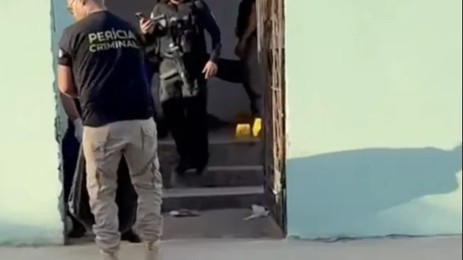 Jovem de 18 anos é executado com mais de 30 tiros dentro de casa em Parnamirim