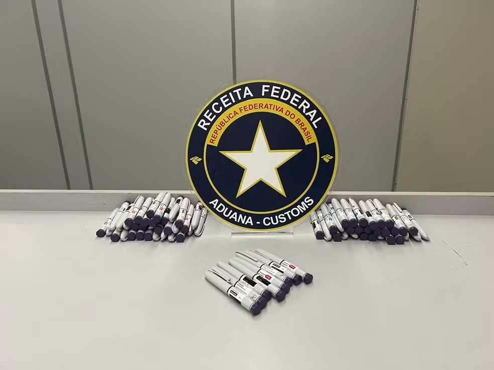 Receita Federal apreende 70 canetas emagrecedoras escondidas nas roupas de casal no Aeroporto de Natal