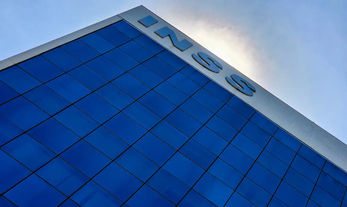 INSS anuncia novo concurso com 300 vagas para Analista do Seguro Social