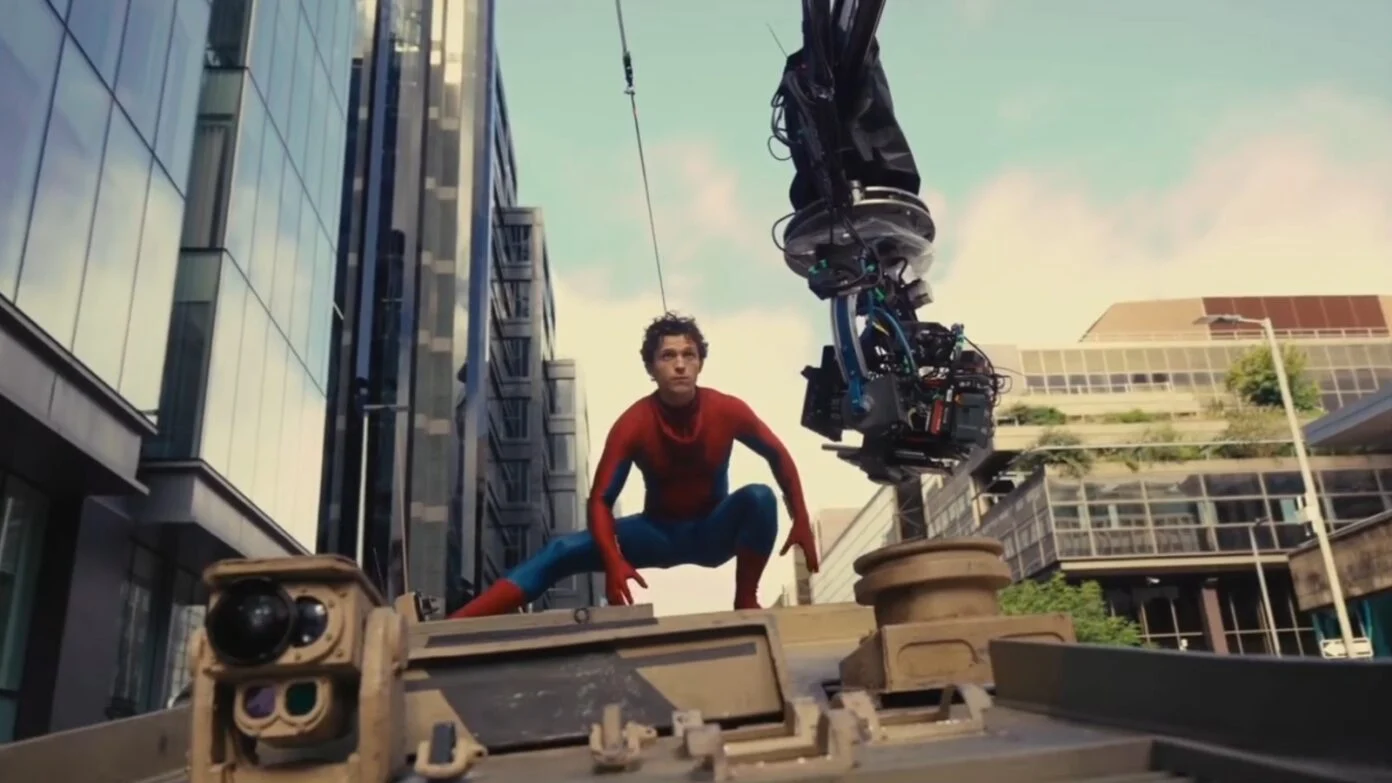 Tom Holland se pronuncia pela primeira vez após acidente nas gravações de “Homem-Aranha: Um Novo Dia”