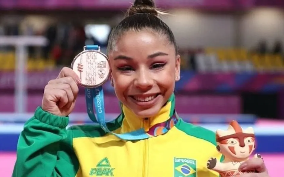 Flávia Saraiva conquista ouro na trave na etapa da World Challenge Cup na Hungria