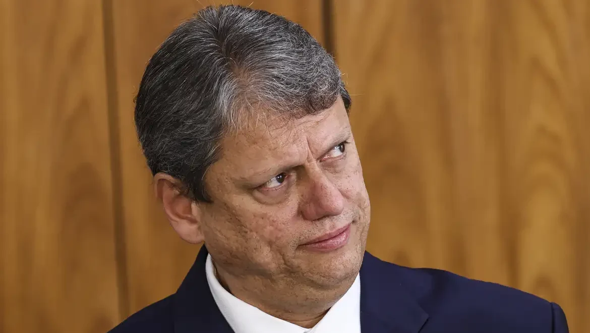 Governador de São Paulo, Tarcísio de Freitas, confirma candidatura à reeleição em 2026 e descarta disputa presidencial