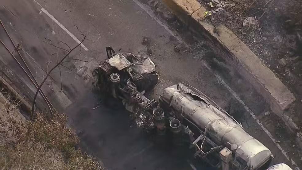 Caminhão-tanque com 44 mil litros de etanol pega fogo na Serra das Araras e motorista está em estado grave