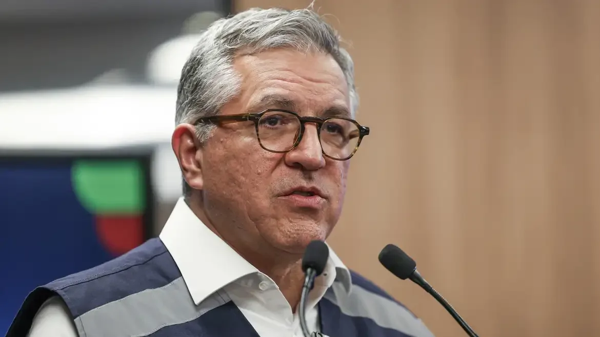 Antídoto contra metanol está garantido em toda rede de saúde, afirma ministro da Saúde