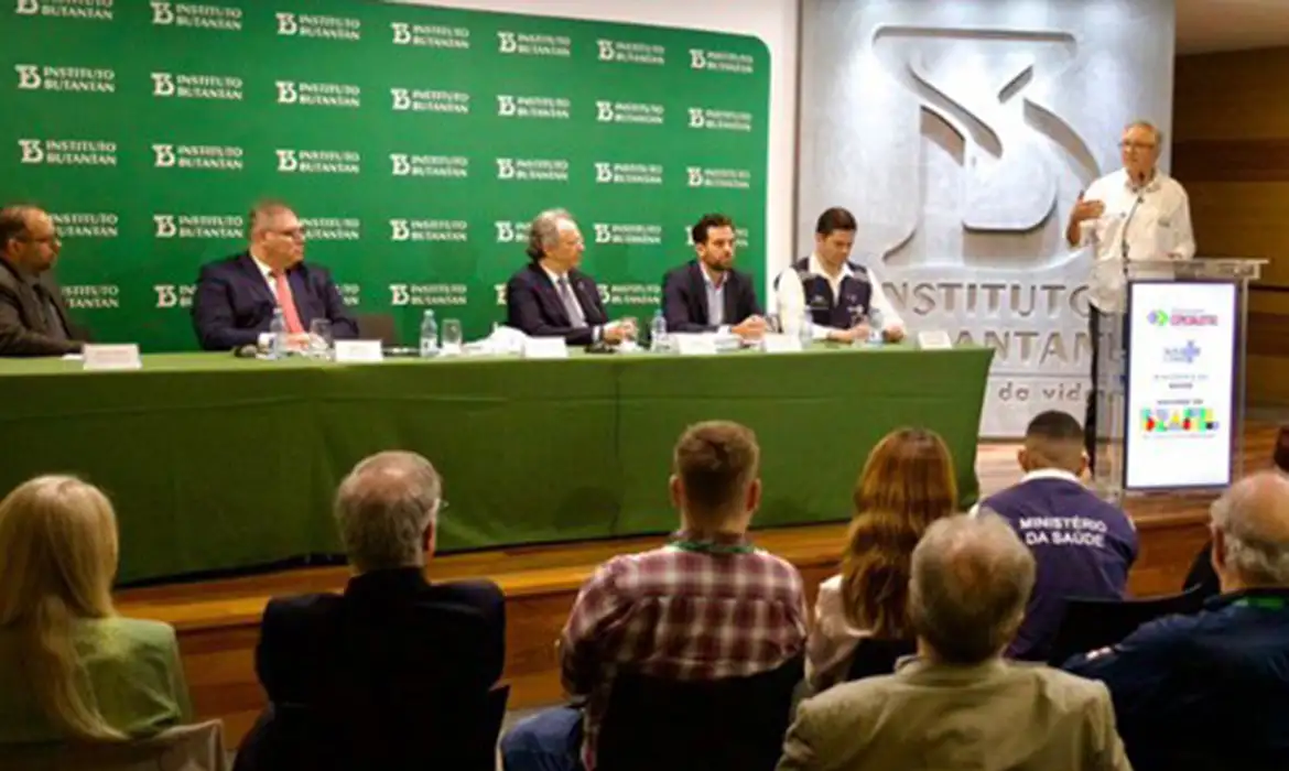 Ministério da Saúde assina contrato para primeiras doses da vacina contra dengue do Butantan