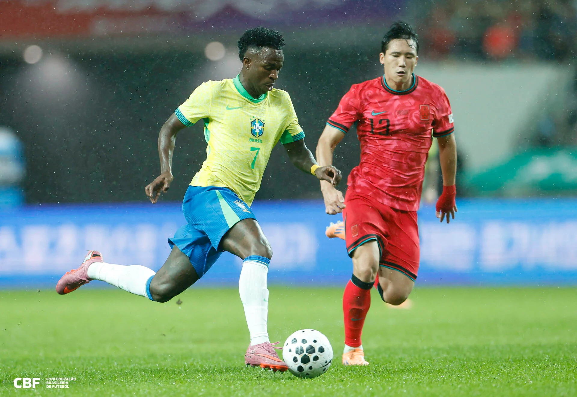 Brasil fecha 2025 entre as cinco melhores seleções do mundo no ranking da Fifa