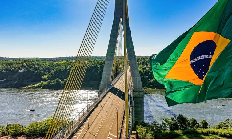 Lula inaugura Ponte Internacional da Integração Brasil-Paraguai em Foz do Iguaçu
