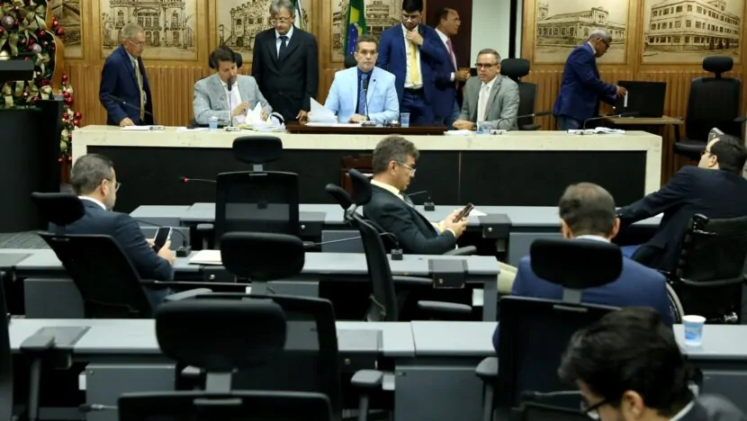 Câmara Municipal de Natal aprova LOA 2026 com orçamento de R$ 5,85 bilhões e mais de 300 emendas