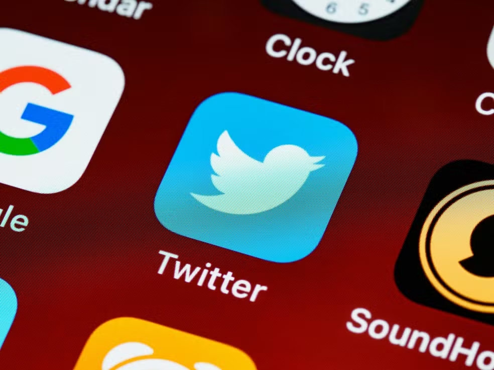 X processa startup Bluebird para impedir registro da marca Twitter