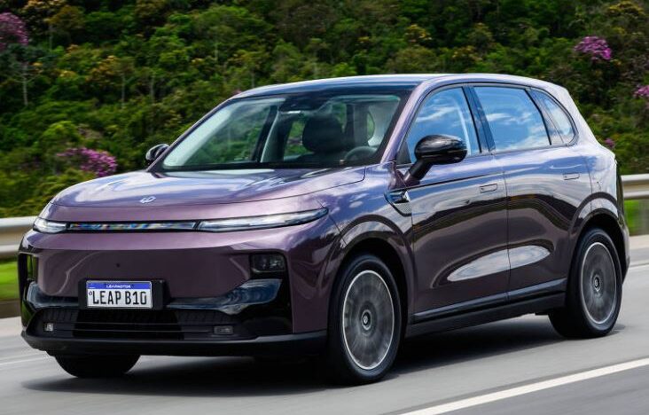 Montadoras aceleram aposta em carros híbridos flex e ampliam disputa no mercado brasileiro