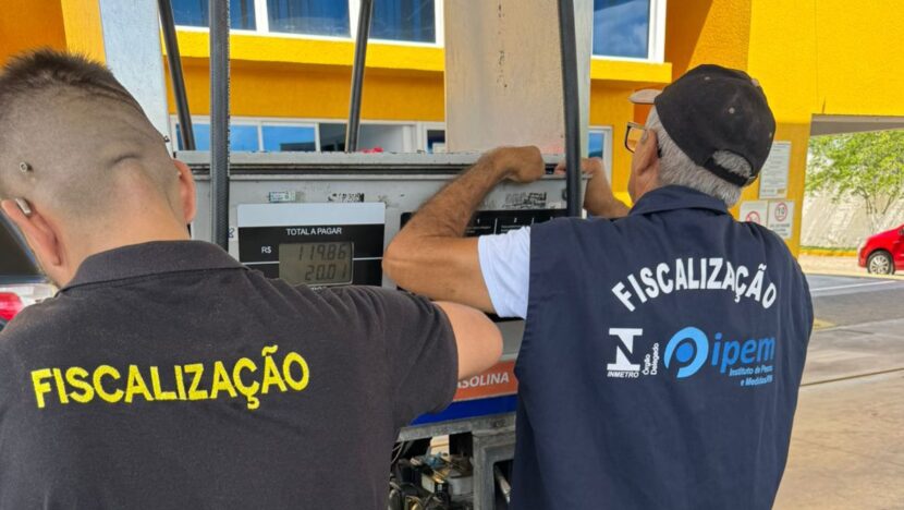 Fiscalização aponta irregularidades em quase 99% das bombas de combustíveis em Natal