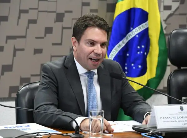 Alexandre Ramagem é detido nos Estados Unidos após fugir do Brasil